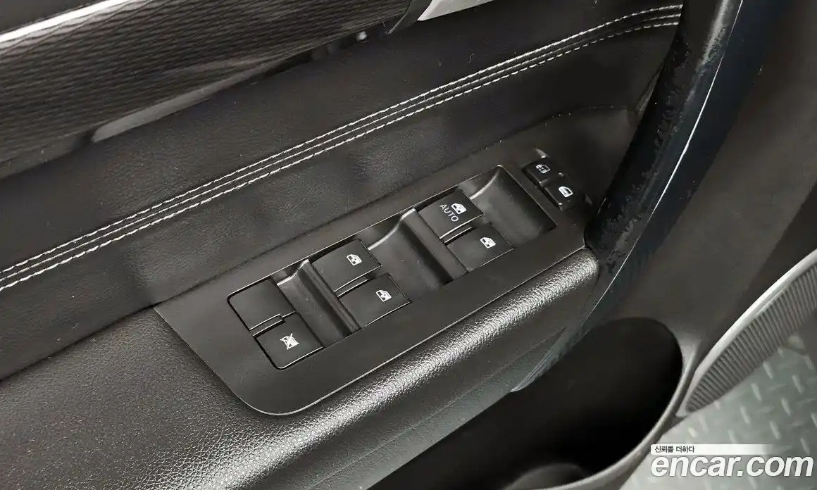 Chevrolet Captiva 2015 2.0 Автомат в Москве № 528650, фото 17