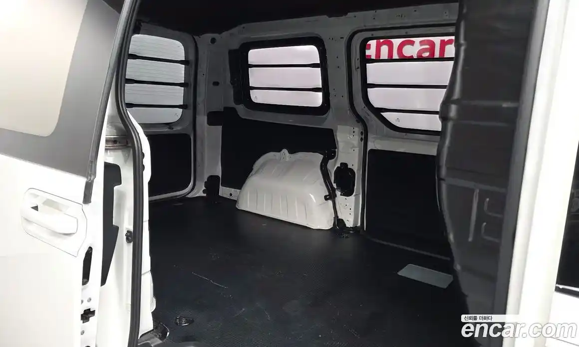 Hyundai Staria 2025 1.6 Автомат в Москве № 529724, фото 12