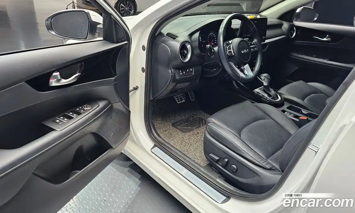 Kia K3 2024 1.6 Автомат в Москве № 531993, фото 11