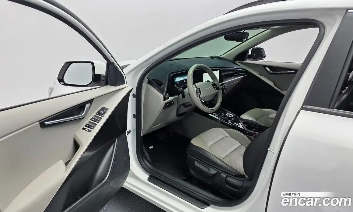 Kia Niro 2024 0.2 Автомат в Москве № 532685, фото 10