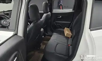 Jeep Renegade 2023 1.3 Автомат в Москве № 534506, миниатюра 12