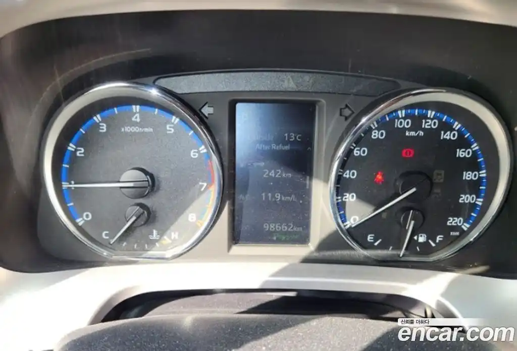 Toyota RAV4 2017 2.5 Автомат в Москве № 536956, фото 11