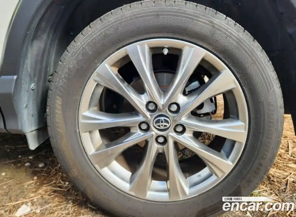 Toyota RAV4 2017 2.5 Автомат в Москве № 536956, фото 14