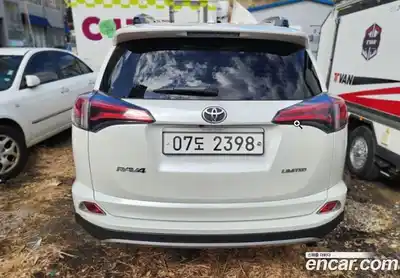 Toyota RAV4 2017 2.5 Автомат в Москве № 536956, миниатюра 3
