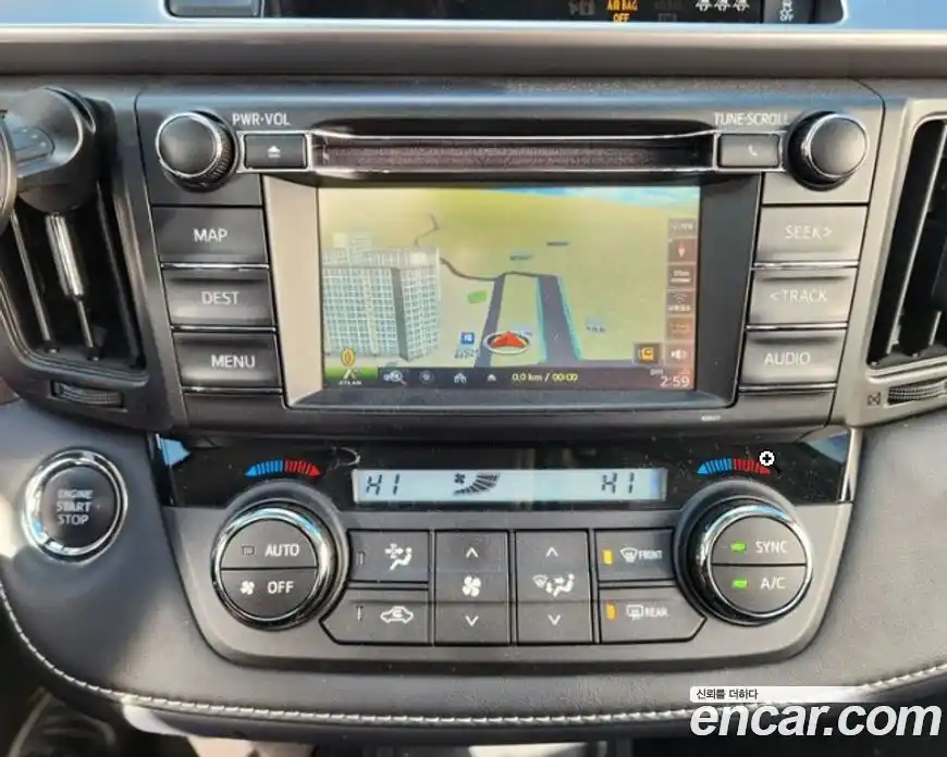 Toyota RAV4 2017 2.5 Автомат в Москве № 536956, фото 8