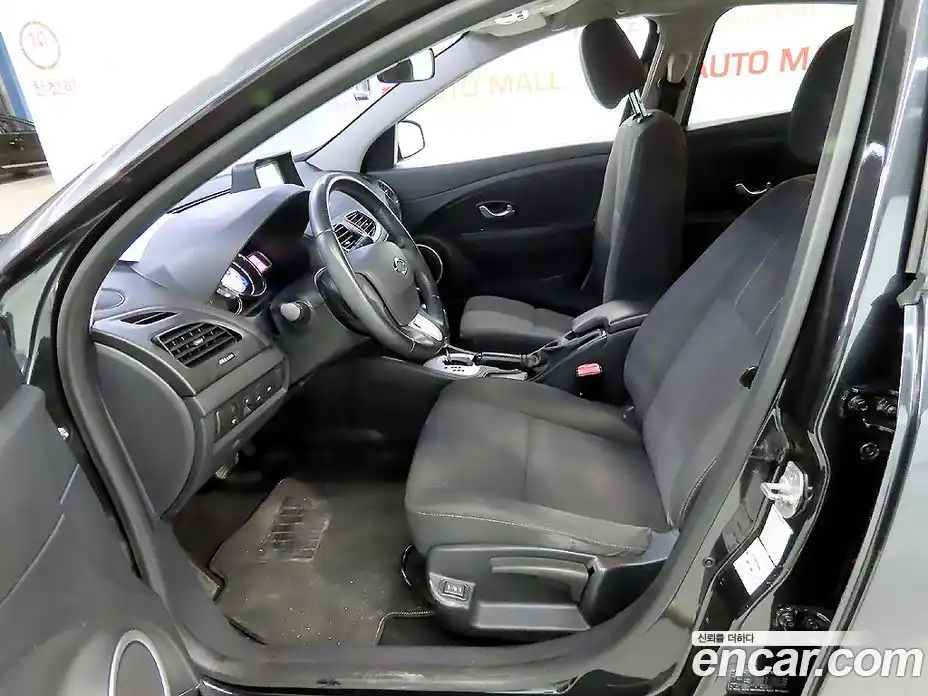 Renault SM3 2015 1.6 Автомат в Москве № 537177, фото 19