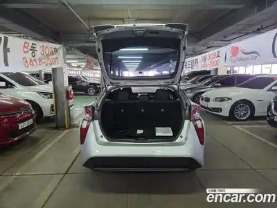 Toyota Prius 2018 1.8 Автомат в Москве № 538282, миниатюра 5