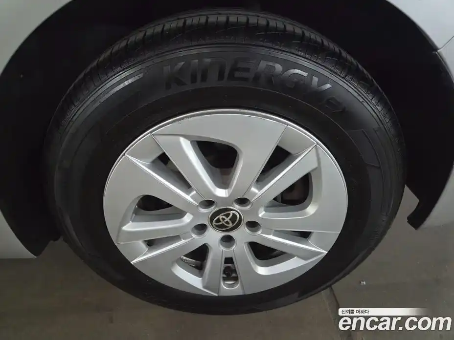 Toyota Prius 2018 1.8 Автомат в Москве № 538282, фото 6