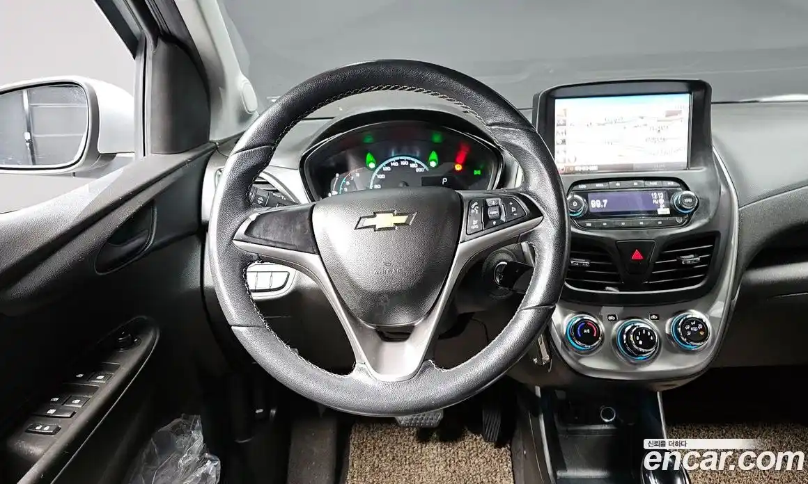 Chevrolet Spark 2017 1.0 Автомат в Москве № 539909, фото 13