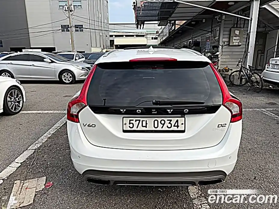 Volvo V60 2015 1.6 Автомат в Москве № 545149, фото 4