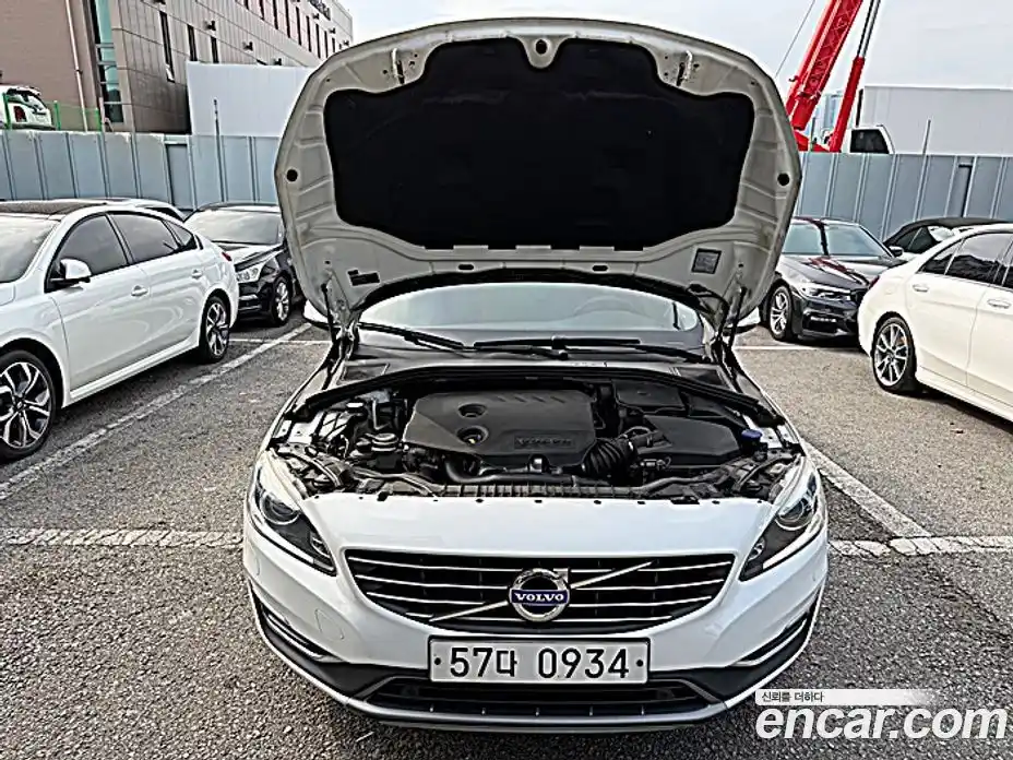 Volvo V60 2015 1.6 Автомат в Москве № 545149, фото 6