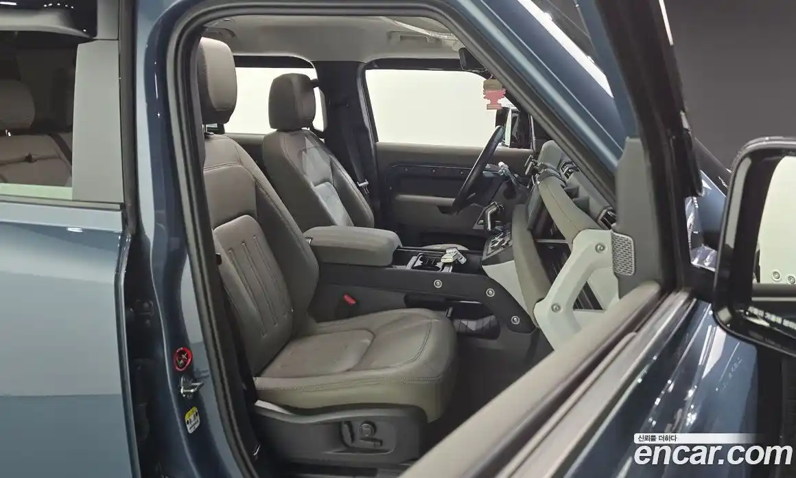 Land Rover Defender 2022 3.0 Автомат в Москве № 546144, фото 12