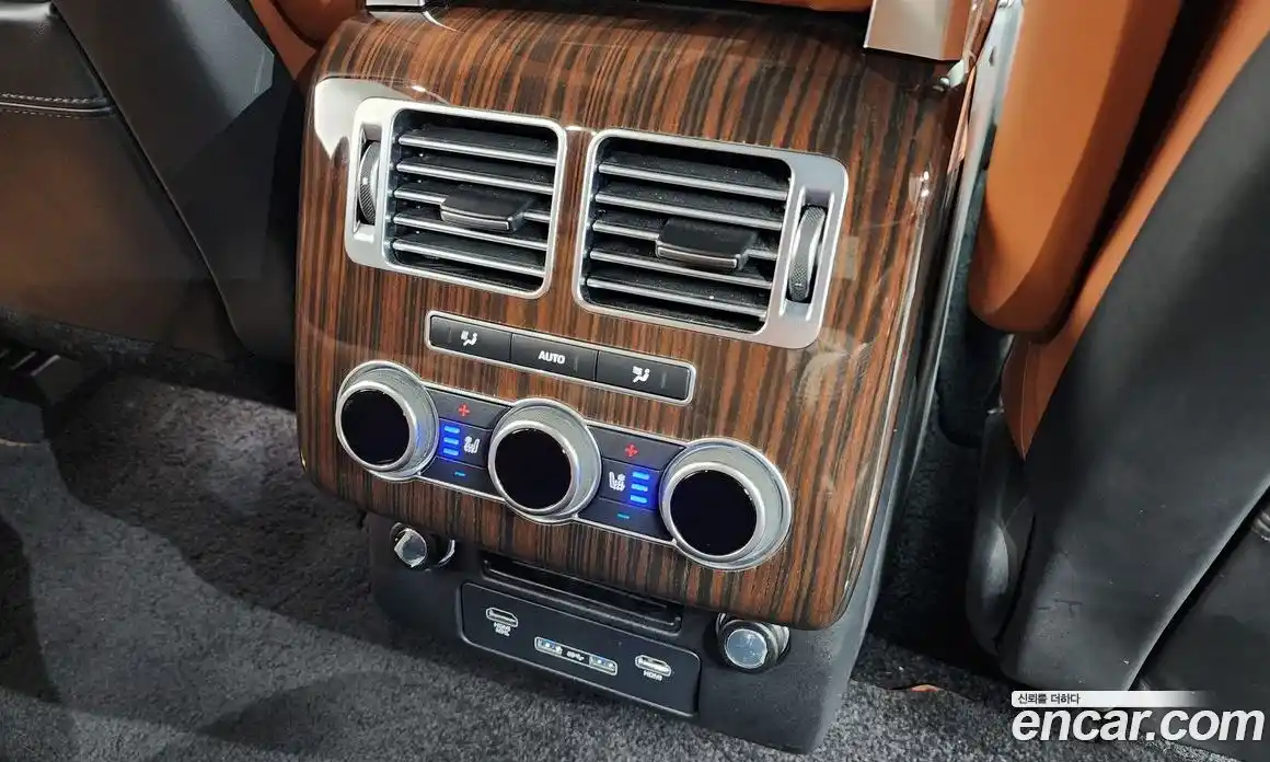 Land Rover Range-Rover 2017 4.4 Автомат в Москве № 546238, фото 18