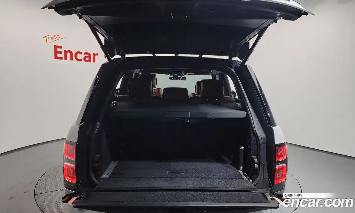 Land Rover Range-Rover 2017 4.4 Автомат в Москве № 546238, фото 20