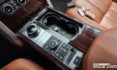 Land Rover Range-Rover 2017 4.4 Автомат в Москве № 546238, миниатюра 9