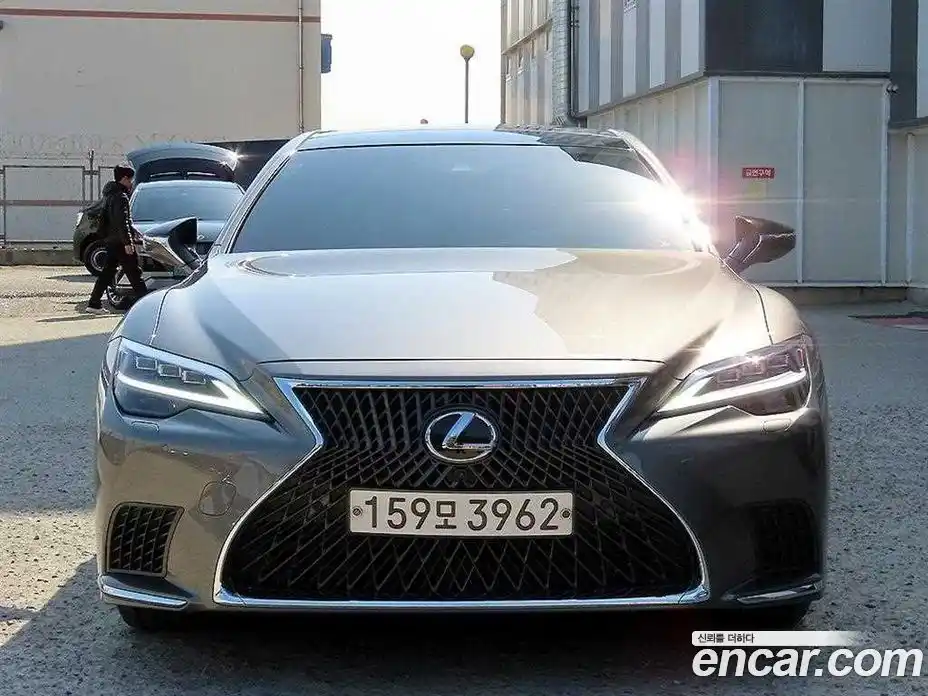 Lexus LS 2022 3.4 Автомат в Москве № 547152, фото 1