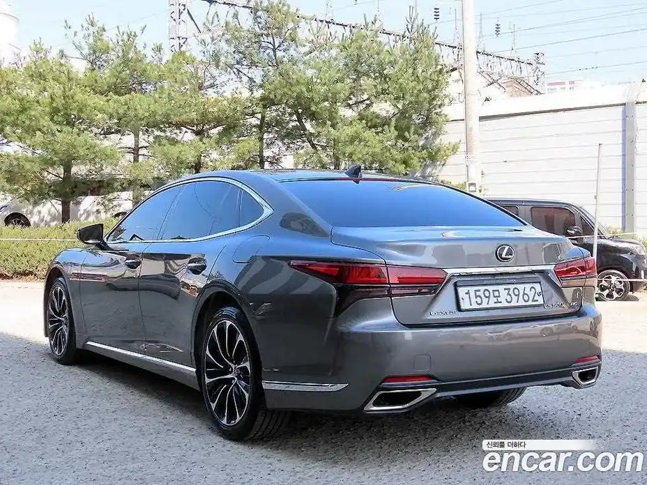 Lexus LS 2022 3.4 Автомат в Москве № 547152, фото 3