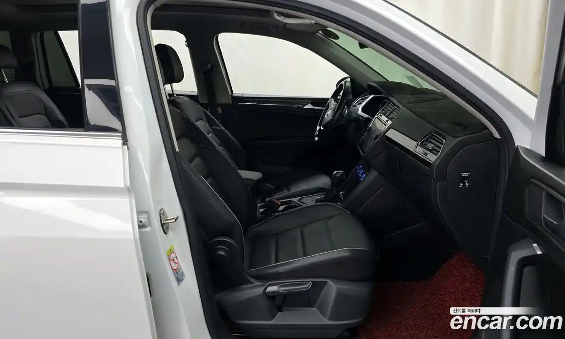 Volkswagen Tiguan 2020 2.0 Автомат в Москве № 547331, фото 11