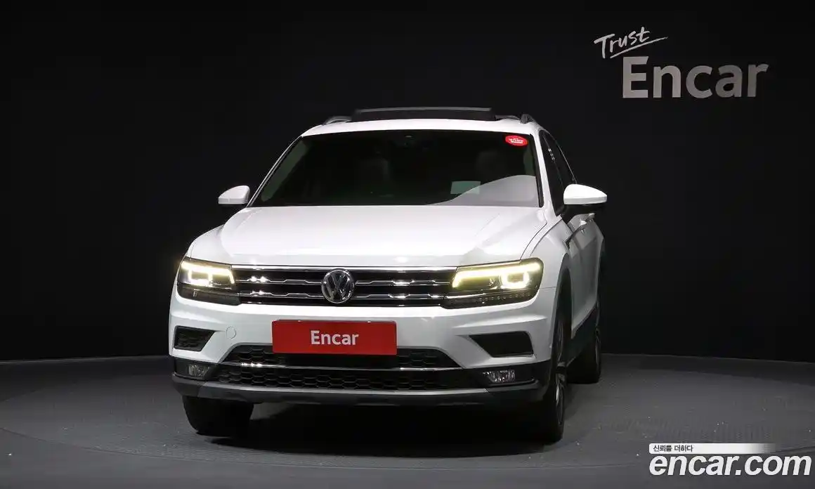 Volkswagen Tiguan 2020 2.0 Автомат в Москве № 547331, фото 3