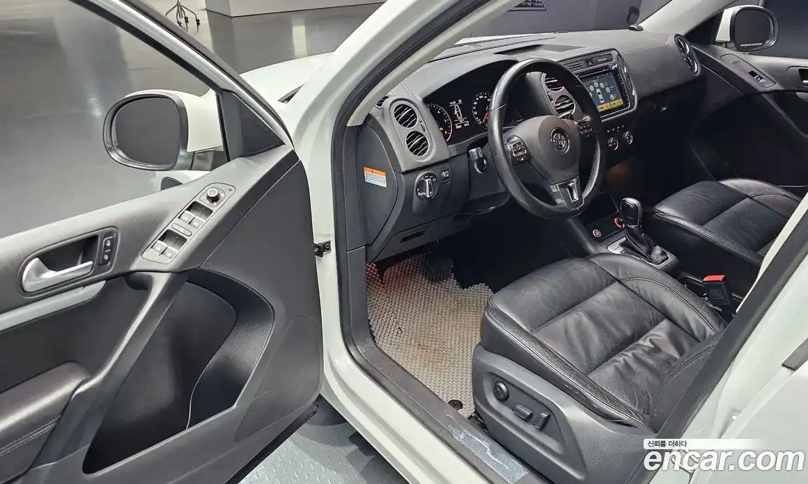 Volkswagen Tiguan 2016 2.0 Автомат в Москве № 547388, фото 11