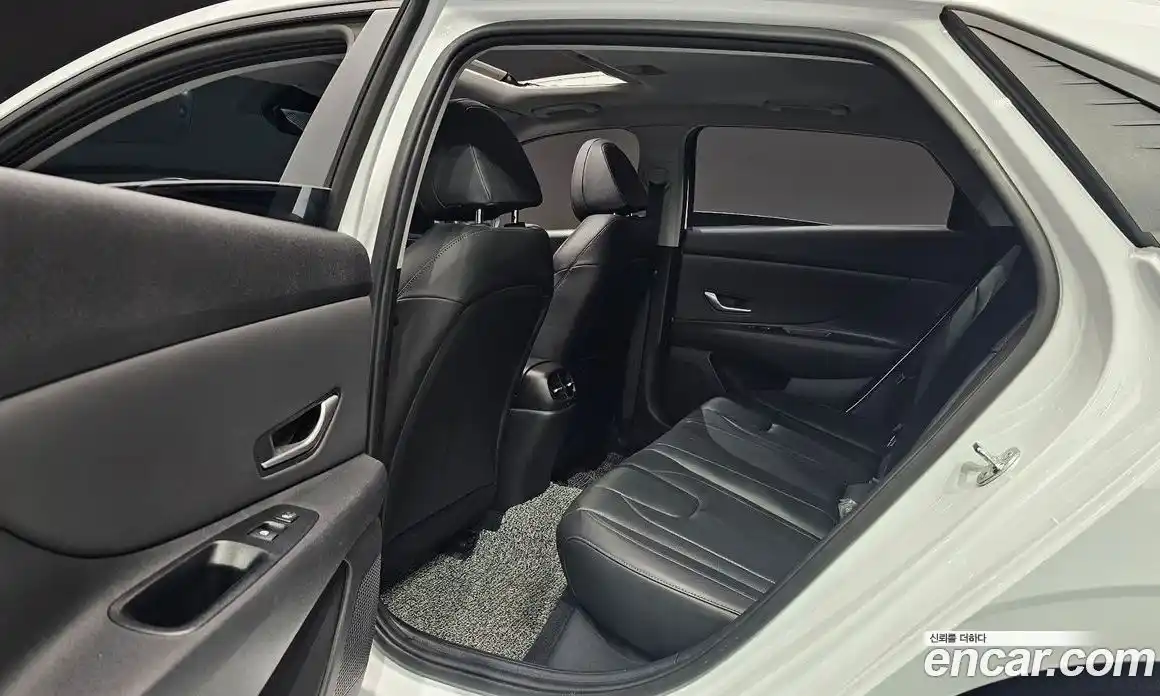 Hyundai Avante 2023 1.6 Автомат в Москве № 5555, фото 11