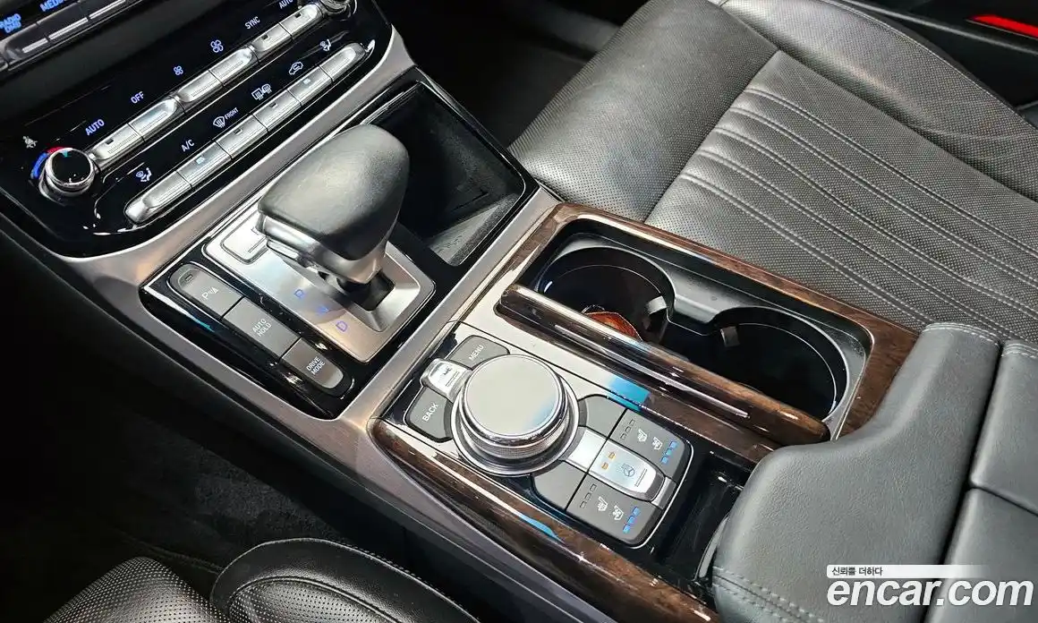 Genesis EQ900 2016 3.3 Автомат в Москве № 57663, фото 9