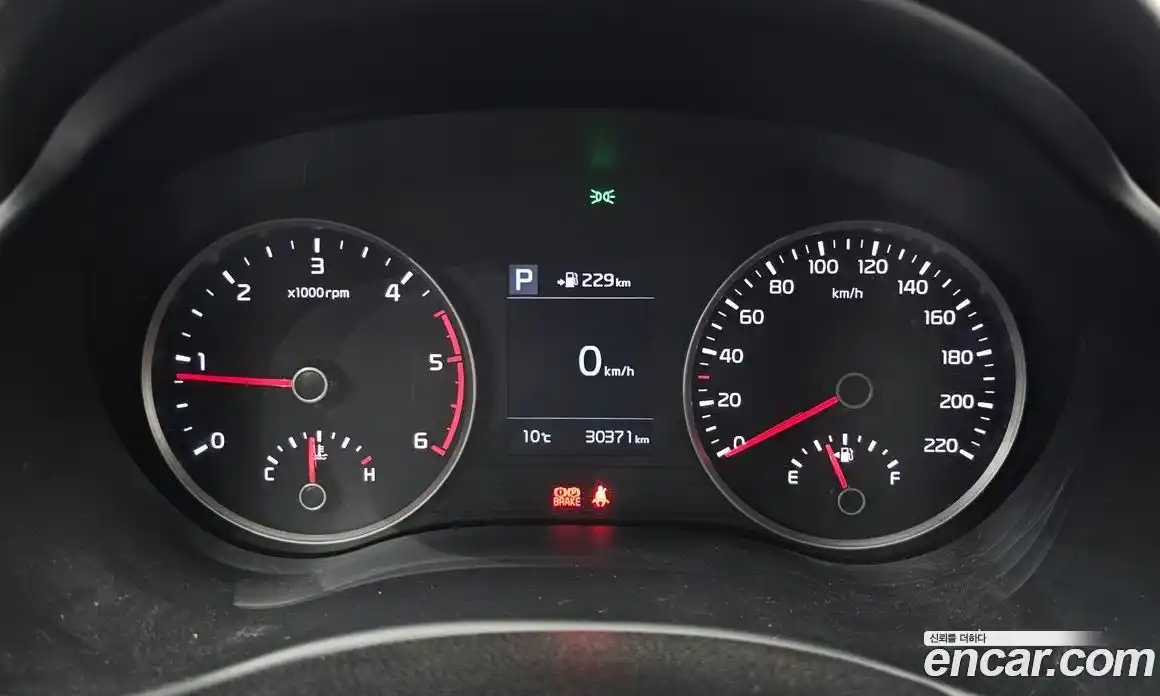 Kia Stonic 2018 1.6 Автомат в Москве № 75124, фото 11