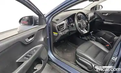 Kia Stonic 2018 1.6 Автомат в Москве № 75124, миниатюра 12
