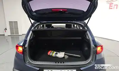 Kia Stonic 2018 1.6 Автомат в Москве № 75124, миниатюра 2