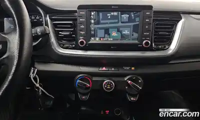 Kia Stonic 2018 1.6 Автомат в Москве № 75124, миниатюра 3