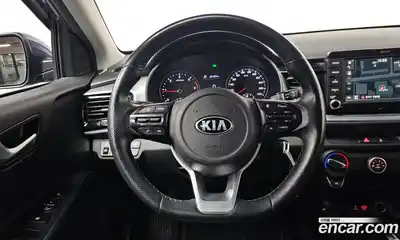 Kia Stonic 2018 1.6 Автомат в Москве № 75124, миниатюра 5
