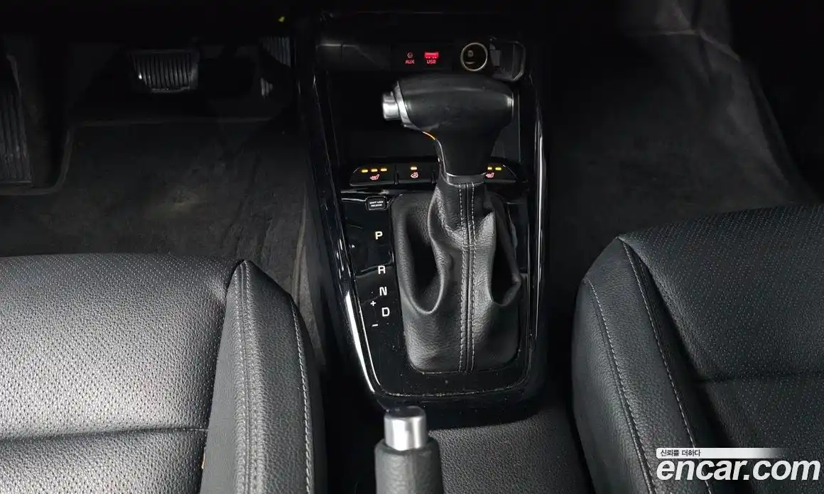 Kia Stonic 2018 1.6 Автомат в Москве № 75124, фото 7