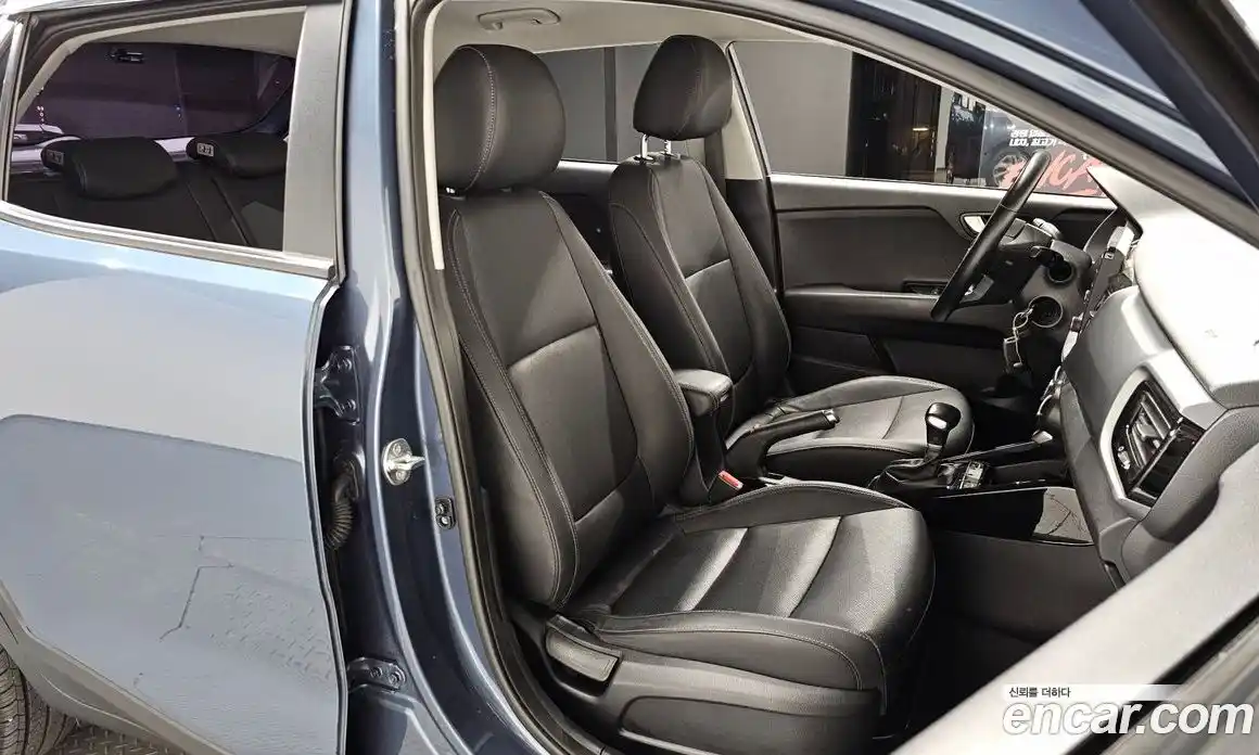 Kia Stonic 2018 1.6 Автомат в Москве № 75124, фото 9