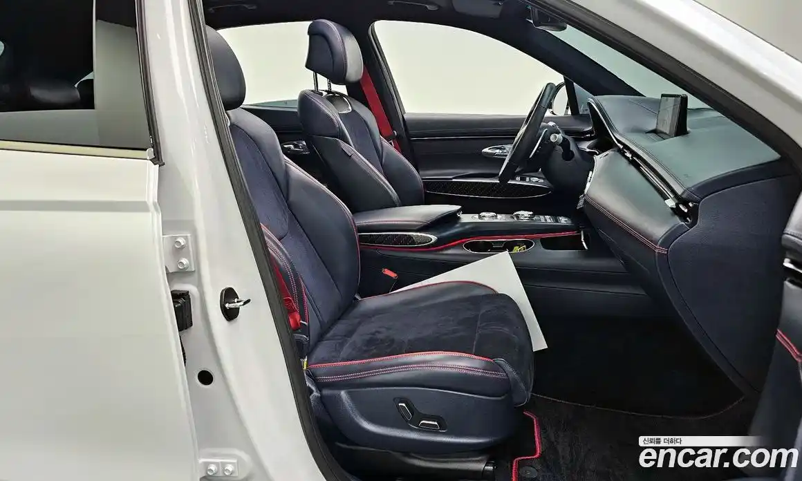 Genesis GV70 2023 2.5 Автомат в Москве № 83272, фото 10