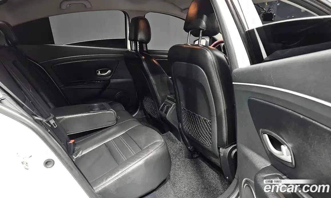 Renault SM3 2016 1.6 Автомат в Москве № 107012, фото 9