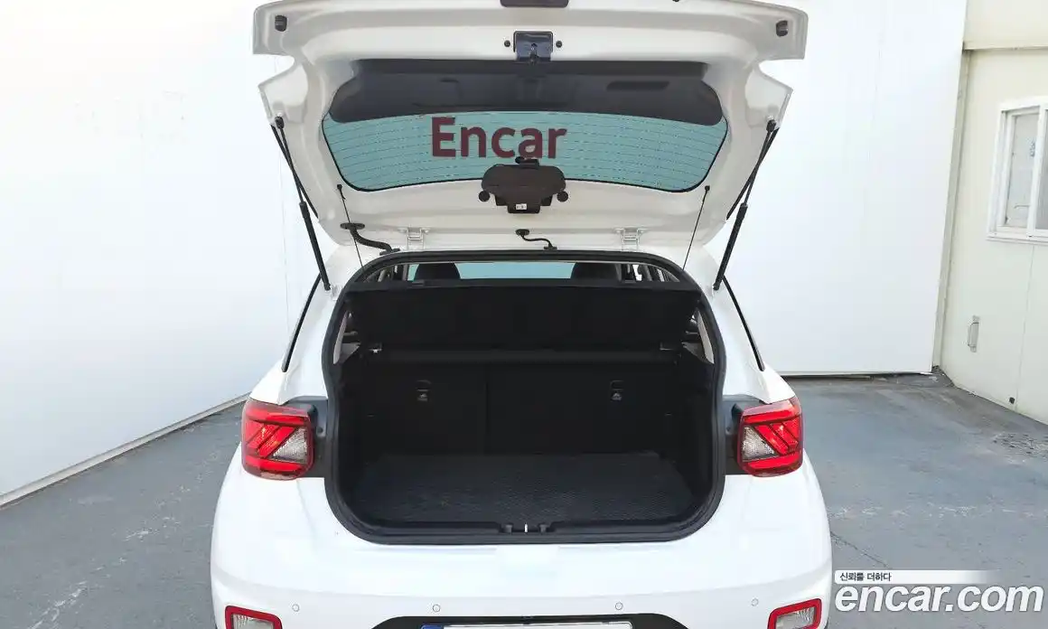 Hyundai Venue 2023 1.6 Автомат в Москве № 108837, фото 3