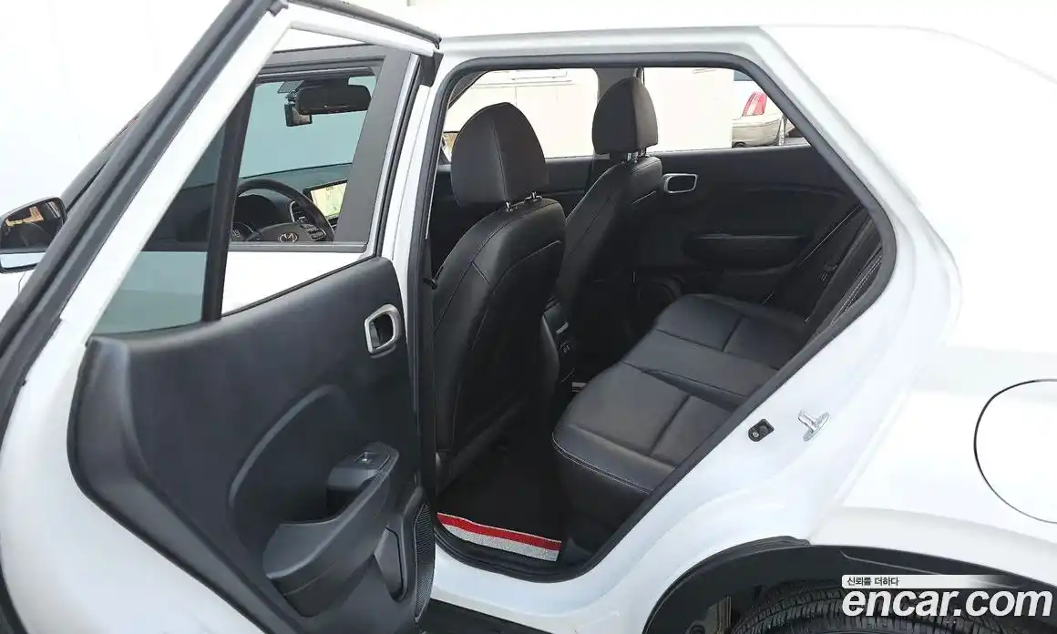 Hyundai Venue 2023 1.6 Автомат в Москве № 108837, фото 10