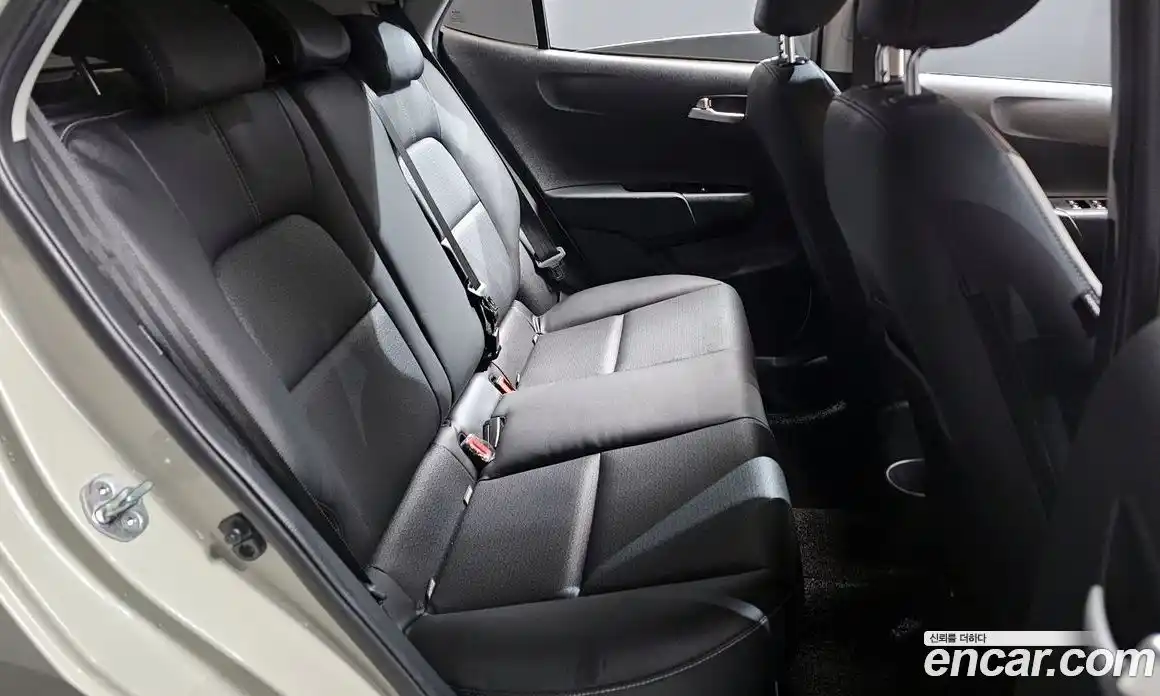 Kia Morning 2022 1.0 Автомат в Москве № 131441, фото 15