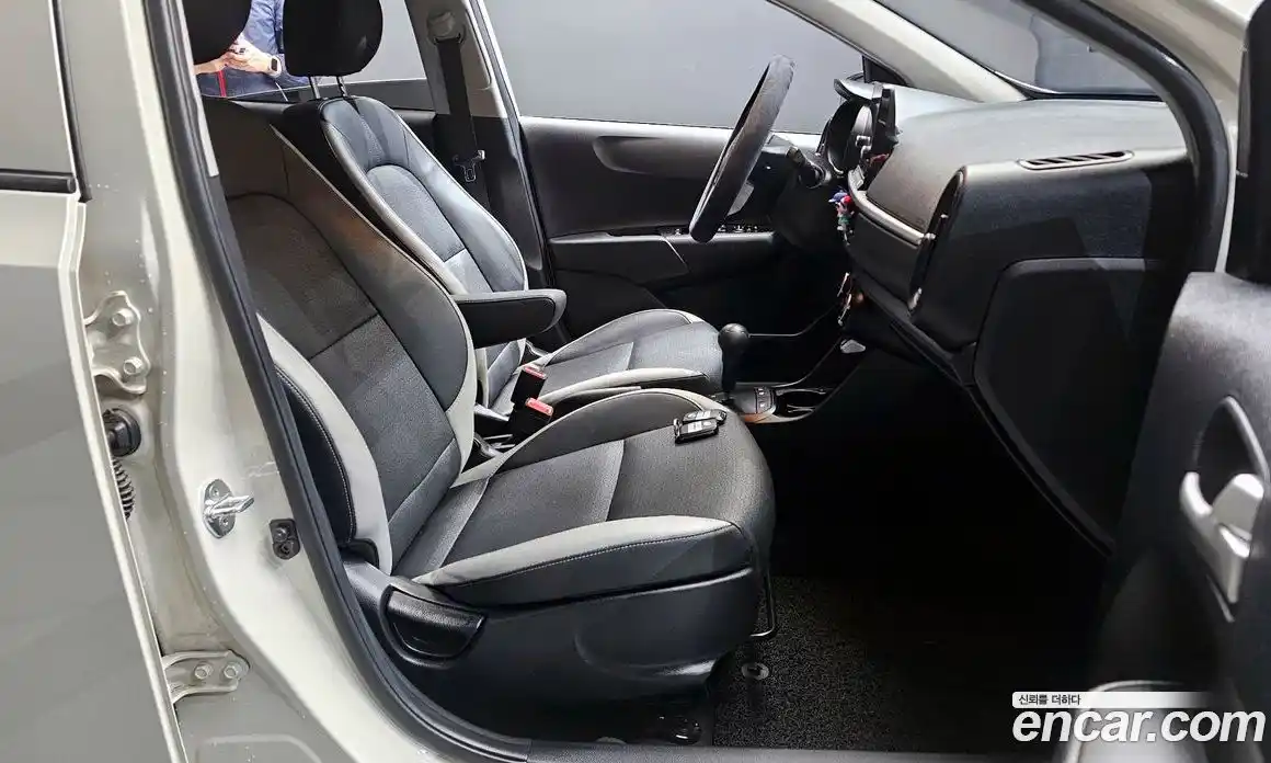 Kia Morning 2022 1.0 Автомат в Москве № 131441, фото 9