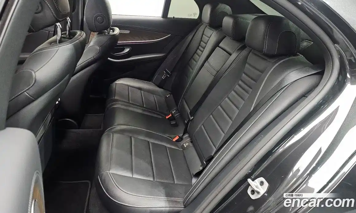 Mercedes-Benz E-Class 2022 2.0 Автомат в Москве № 142115, фото 12