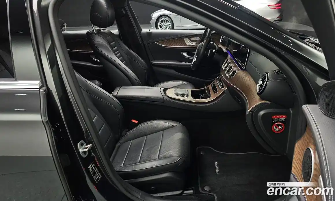 Mercedes-Benz E-Class 2022 2.0 Автомат в Москве № 142115, фото 15