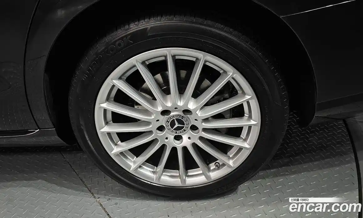 Mercedes-Benz E-Class 2022 2.0 Автомат в Москве № 142115, фото 6