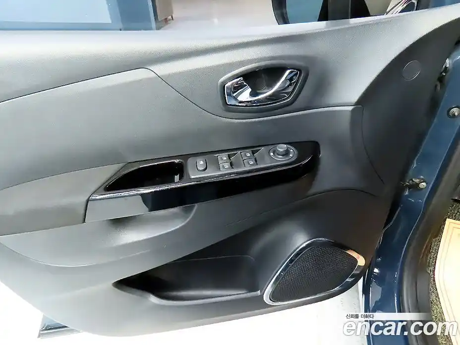 Renault QM3 2016 1.5 Автомат в Москве № 152674, фото 14