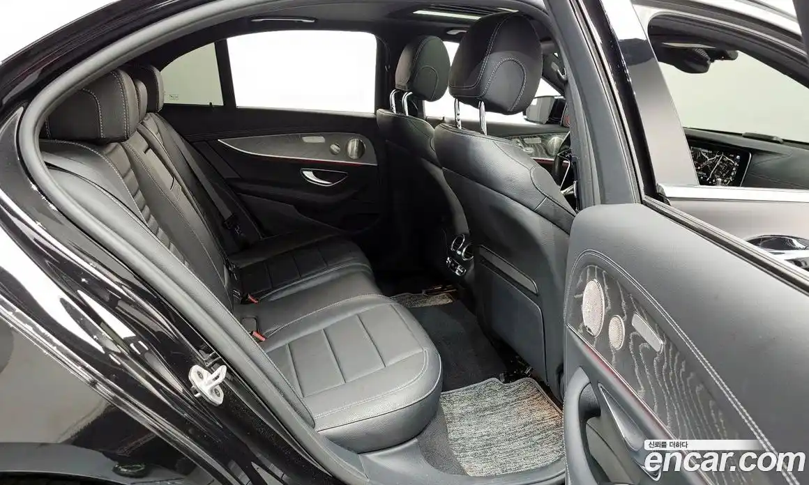 Mercedes-Benz E-Class 2023 2.0 Автомат в Москве № 161242, фото 12