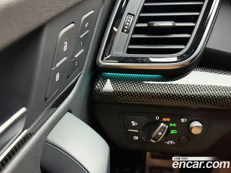 Audi SQ5 2021 3.0 Автомат в Москве № 164112, фото 17