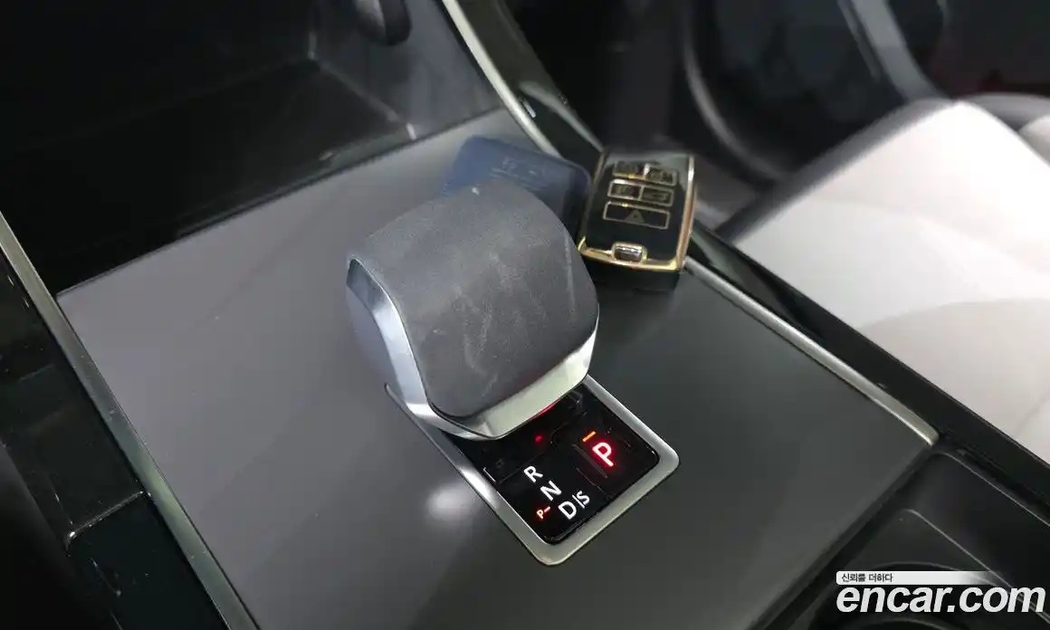 Land Rover Range-Rover Velar 2025 3.0 Автомат в Москве № 165950, фото 4