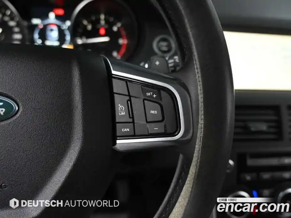 Land Rover Discovery Sport 2017 2.0 Автомат в Москве № 166853, фото 18