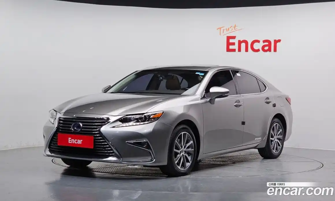 Lexus ES 2016 2.5 Автомат в Москве № 168146, фото 1