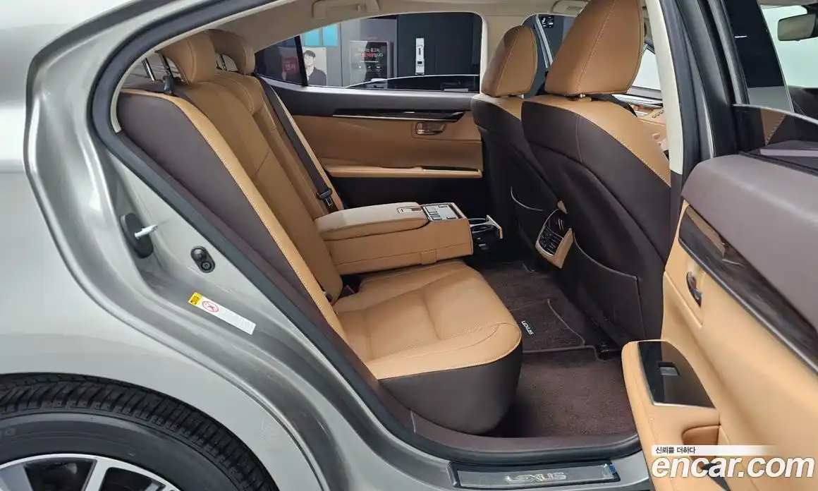 Lexus ES 2016 2.5 Автомат в Москве № 168146, фото 12