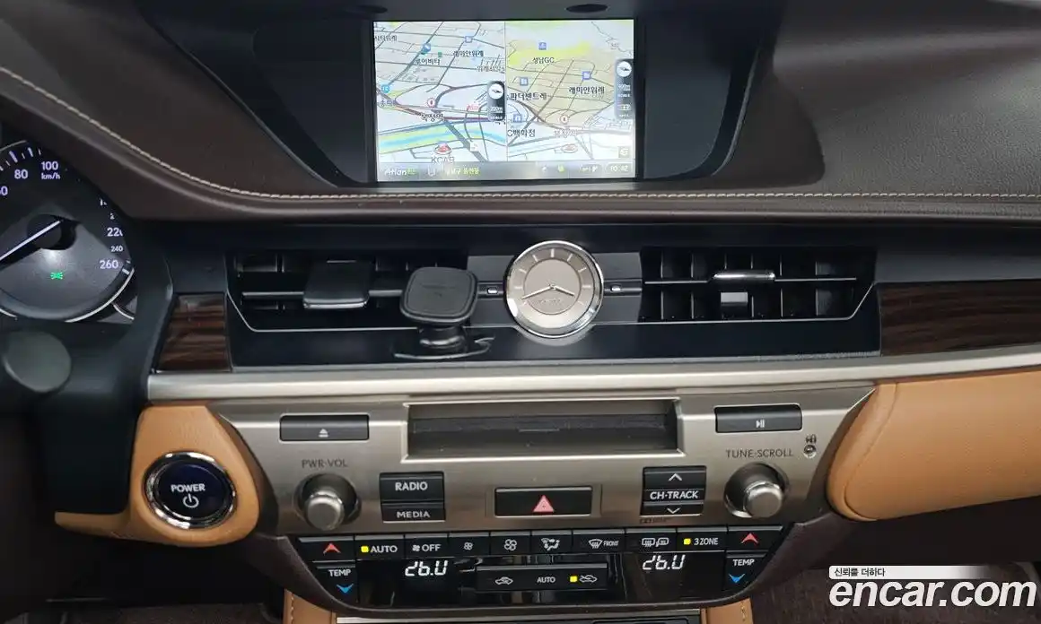 Lexus ES 2016 2.5 Автомат в Москве № 168146, фото 15